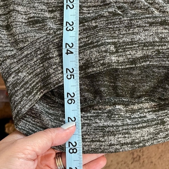 Aritzia Wilfred Free Devinette Marled Green V Neck Lightweight Knit Top Sz SM - Picture 12 of 12